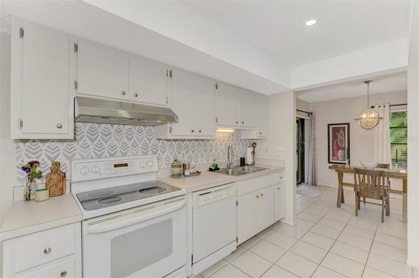 5103 GREENCROFT RD, Sarasota, FL 34235