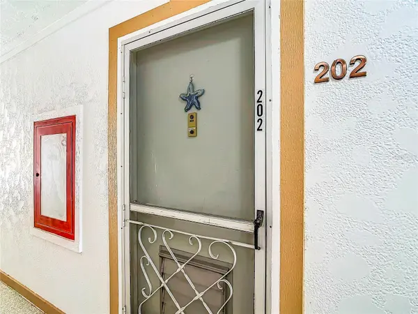 618 BIRD BAY DR S #202, Venice, FL 34285