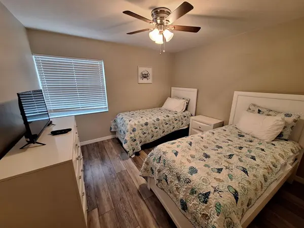 3255 BENEVA RD #102, Sarasota, FL 34232