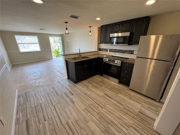 2111 FORKED CREEK DR, Englewood, FL 34223