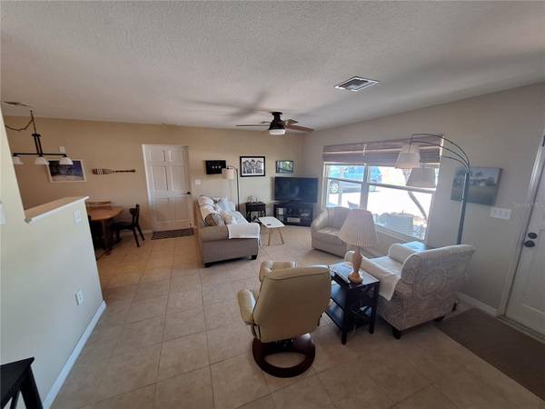 1541 CREST DR, Englewood, FL 34223