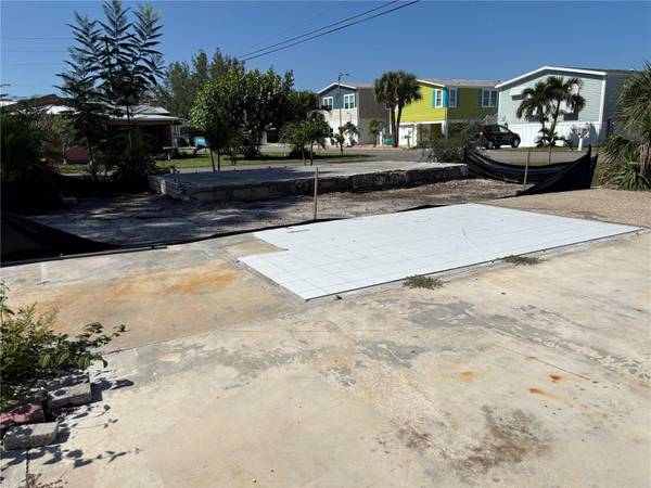 30 HATCHETT CREEK RD, Venice, FL 34285