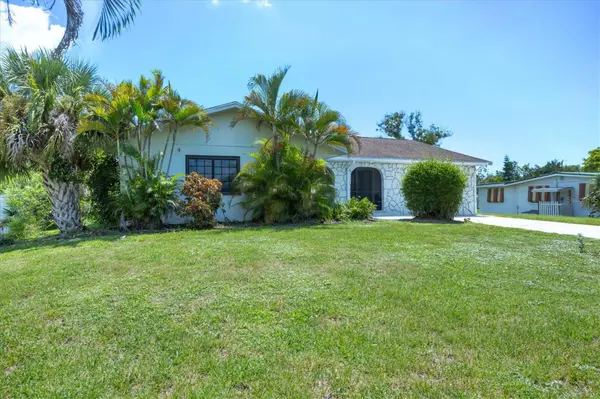879 E 2ND ST, Englewood, FL 34223