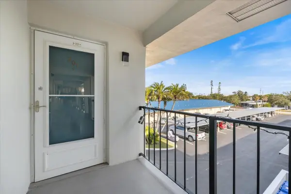 649 TAMIAMI TRL S #301, Venice, FL 34285