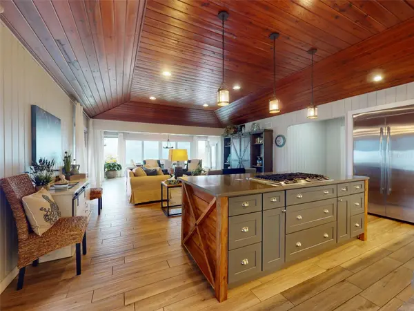 1011 Hill ST, New Smyrna Beach, FL 32169