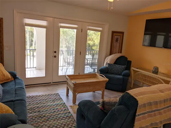 203 CANOVA DR, New Smyrna Beach, FL 32169