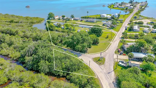 416 E Halifax AVE, Oak Hill, FL 32759