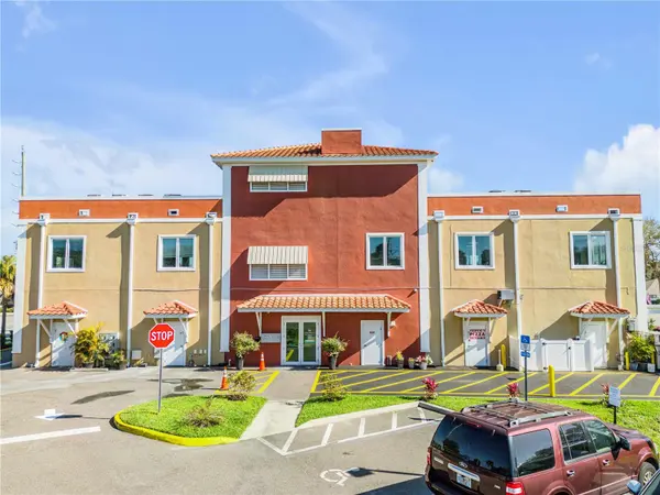 701 E 3RD AVE #4, New Smyrna Beach, FL 32169