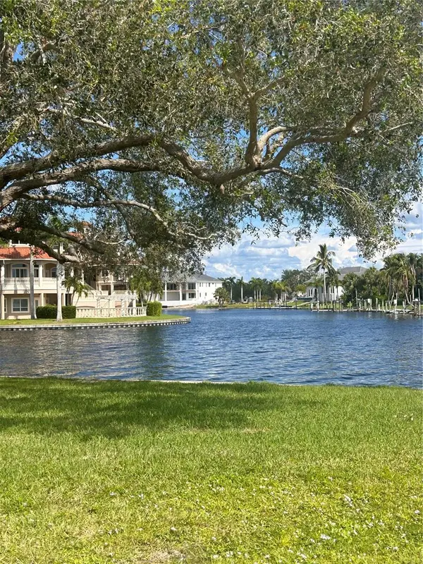 143 CREEK DR SE, Port Charlotte, FL 33952