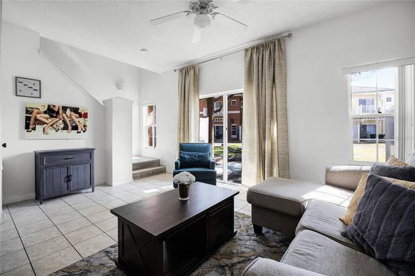 1068 PARK RIDGE CIR, Kissimmee, FL 34746