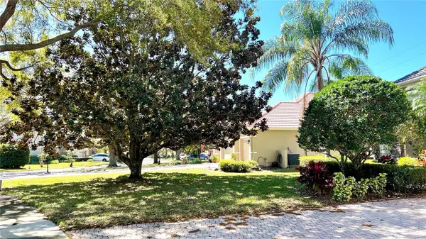 8854 OAK LANDINGS CT, Orlando, FL 32836
