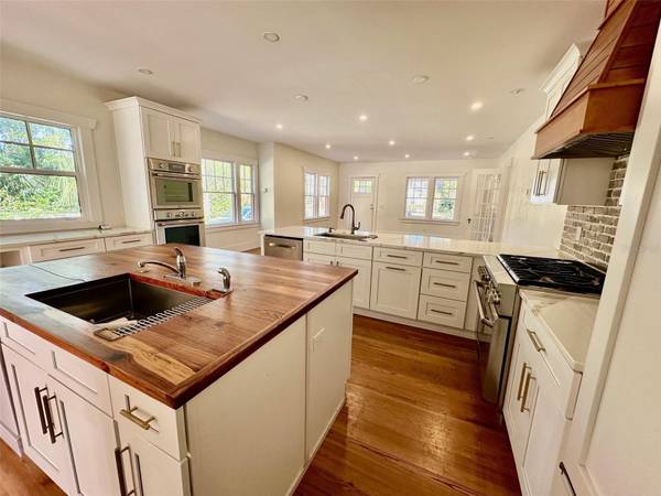 138 W STETSON AVE, Deland, FL 32720