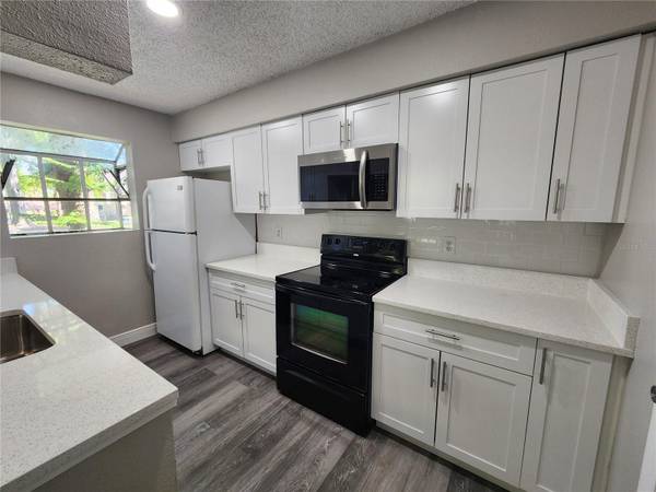200 AFTON SQ #108, Altamonte Springs, FL 32714
