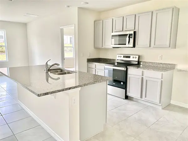 2637 ROWAN ST, Tavares, FL 32778