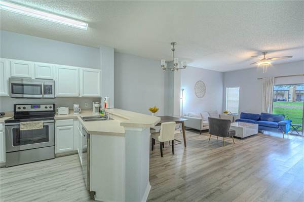 8502 CRYSTAL COVE LOOP, Kissimmee, FL 34747