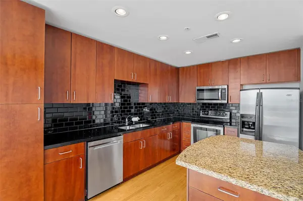 155 S COURT AVE #2008, Orlando, FL 32801