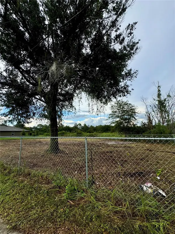 2713 NEWMARK DR, Deltona, FL 32738