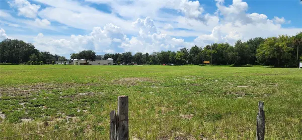 US-17 & 1ST ST E, Pierson, FL 32180