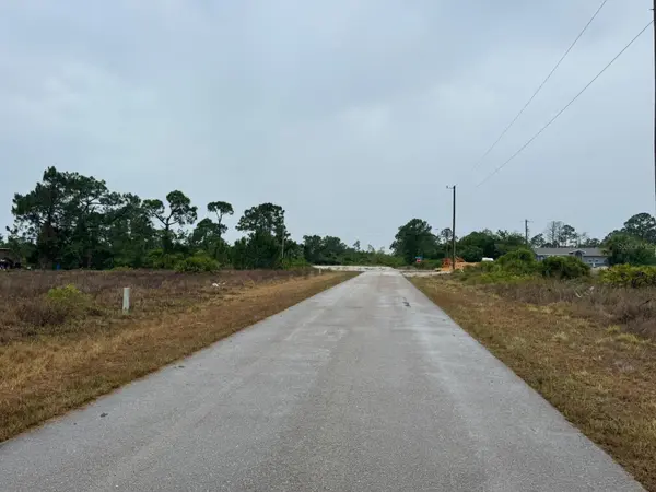 1142 ECRUE ST E, Lehigh Acres, FL 33974