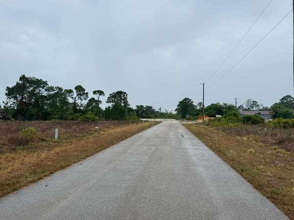1142 ECRUE ST E, Lehigh Acres, FL 33974