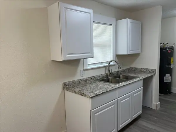 2075 DIXIE AVE, Sanford, FL 32771