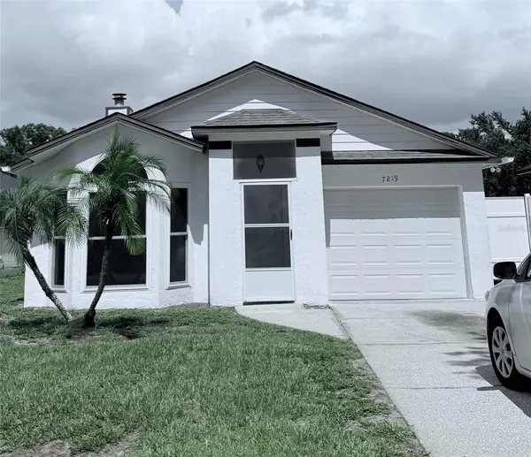 7219 EDGEWATER SHORES CT, Orlando, FL 32810
