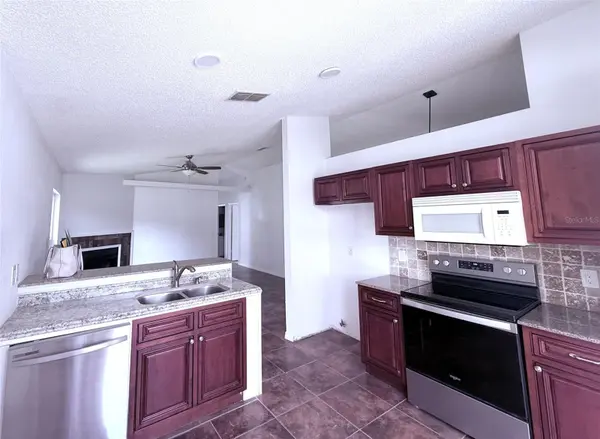 7219 EDGEWATER SHORES CT, Orlando, FL 32810