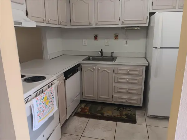 2806 N POWERS DR #8, Orlando, FL 32818