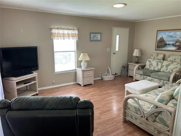 120 KENSINGTON PARK DR, Davenport, FL 33897