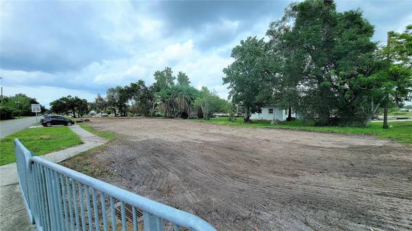 207 E LANCASTER RD, Orlando, FL 32809