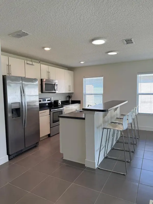 3230 BAYOU LN, Tavares, FL 32778