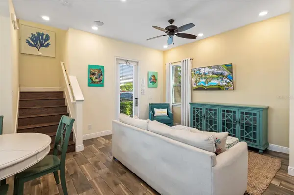 8063 KNEE DEEP RD, Kissimmee, FL 34747