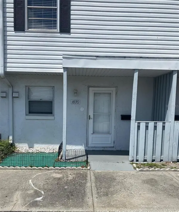 1820 AMBERLY AVE #T10, Orlando, FL 32822