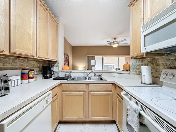 335 BEXLEY DR, Davenport, FL 33897