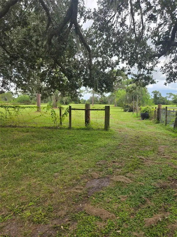 885 LAKE MARIAN RD, Kenansville, FL 34739