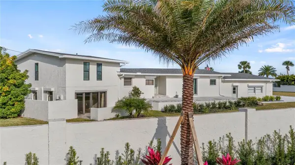 102 E CIRCLE DR, New Smyrna Beach, FL 32169