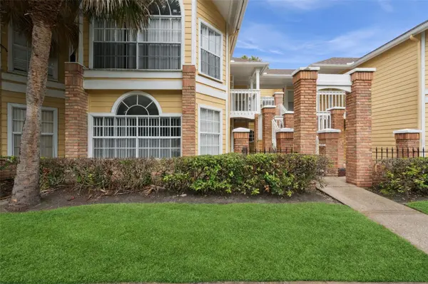 2442 SWEETWATER CLUB CIR #41, Kissimmee, FL 34746