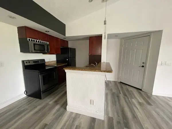 5140 CONROY RD #37, Orlando, FL 32811