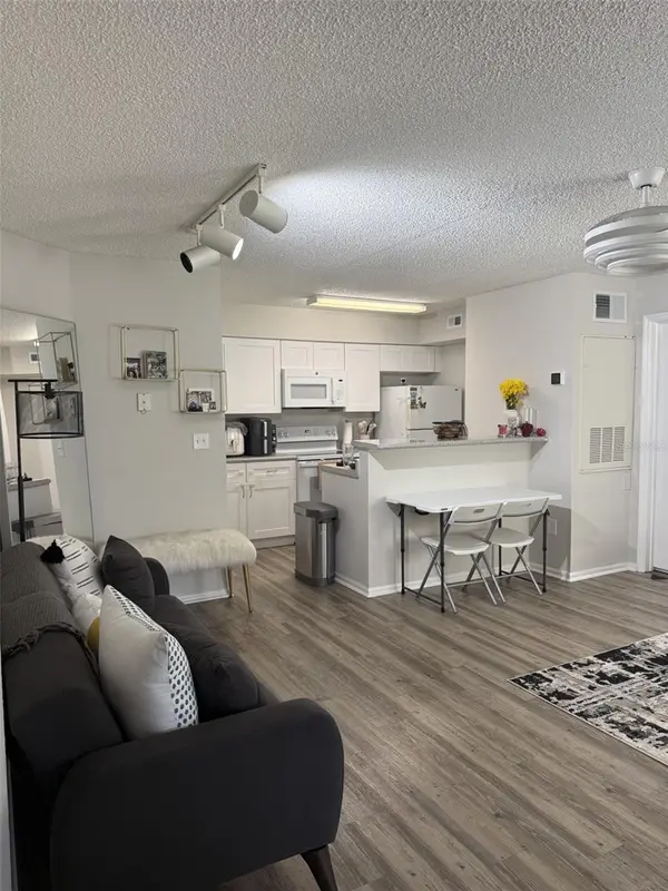 5136 PARK CENTRAL DR #215, Orlando, FL 32839