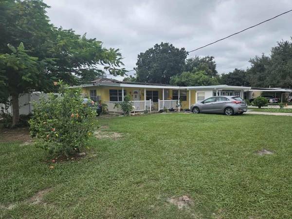 3902 CASTELL DR, Orlando, FL 32810