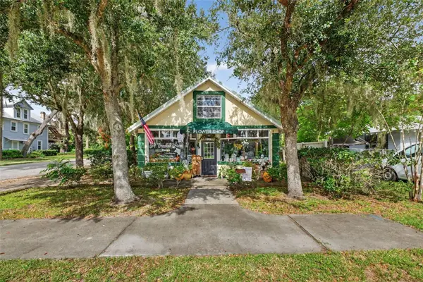 237 E PLYMOUTH AVE, Deland, FL 32724
