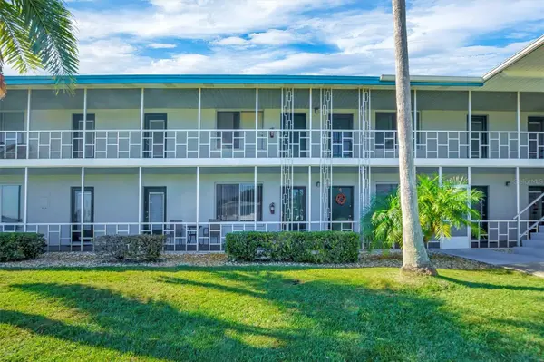 1600 W LAKE PARKER DR #D5, Lakeland, FL 33805