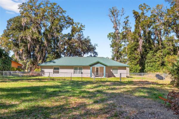 201 N WEST ST, Interlachen, FL 32148
