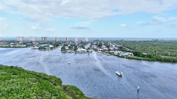 2486 HARBOUR COVE DR, Hutchinson Island, FL 34949