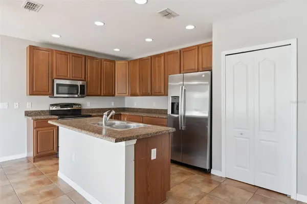 1038 SUFFRAGETTE CIR, Haines City, FL 33844