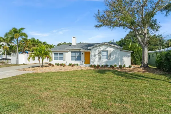 107 4TH ST, Belleair Beach, FL 33786