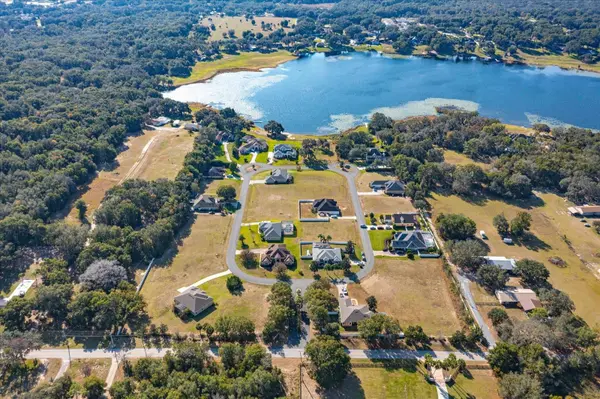 1001 MYRTLE BREEZES CT, Fruitland Park, FL 34731