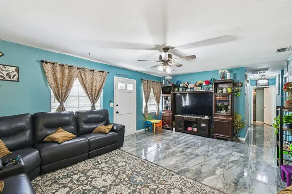 25309 CARNOUSTIE DR, Sorrento, FL 32776