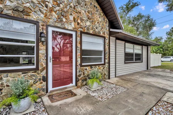 1240 W VOORHIS AVE, Deland, FL 32720