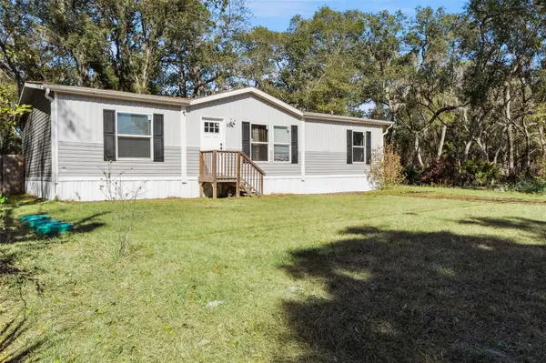 231 TROPIC AVE, Satsuma, FL 32189